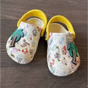 Toddler Crocs- beachy/vacation print clogs